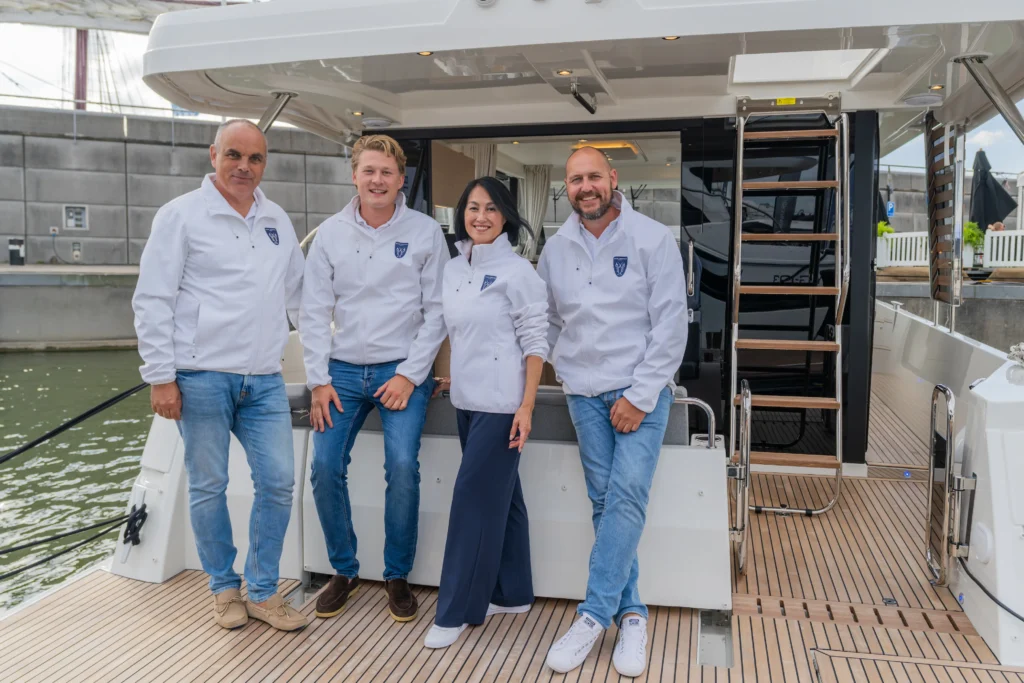 Het team van Blue Lobster yachts bij Hiswa in 2025